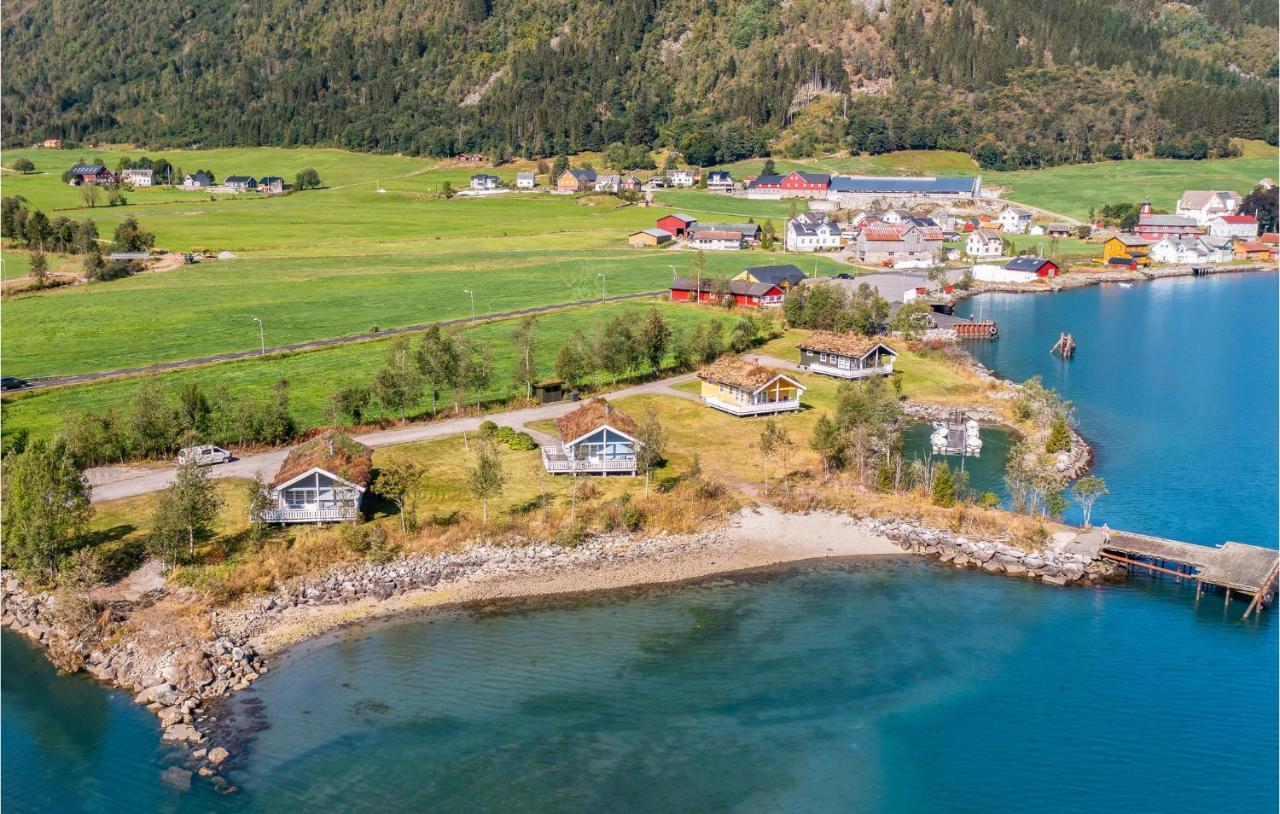 Cozy Home In Fjaerland With House A Mountain View Exterior photo