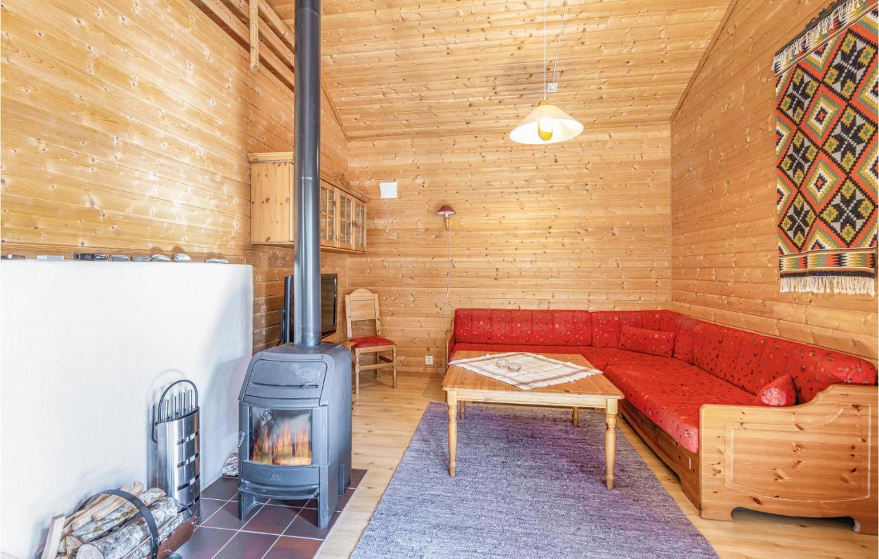Cozy Home In Fjaerland With House A Mountain View Exterior photo