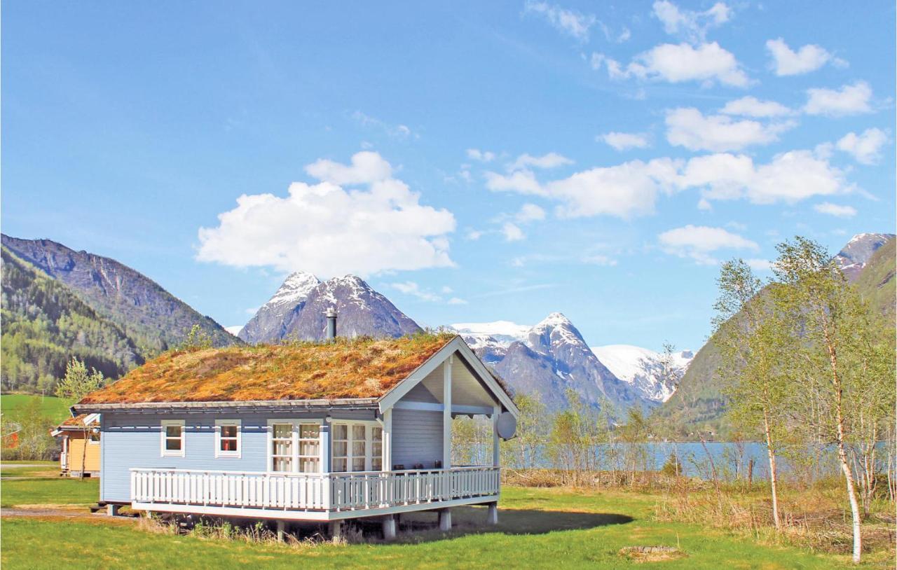 Cozy Home In Fjaerland With House A Mountain View Exterior photo