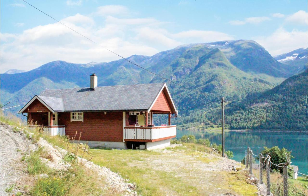 Cozy Home In Fjaerland With House A Mountain View Exterior photo