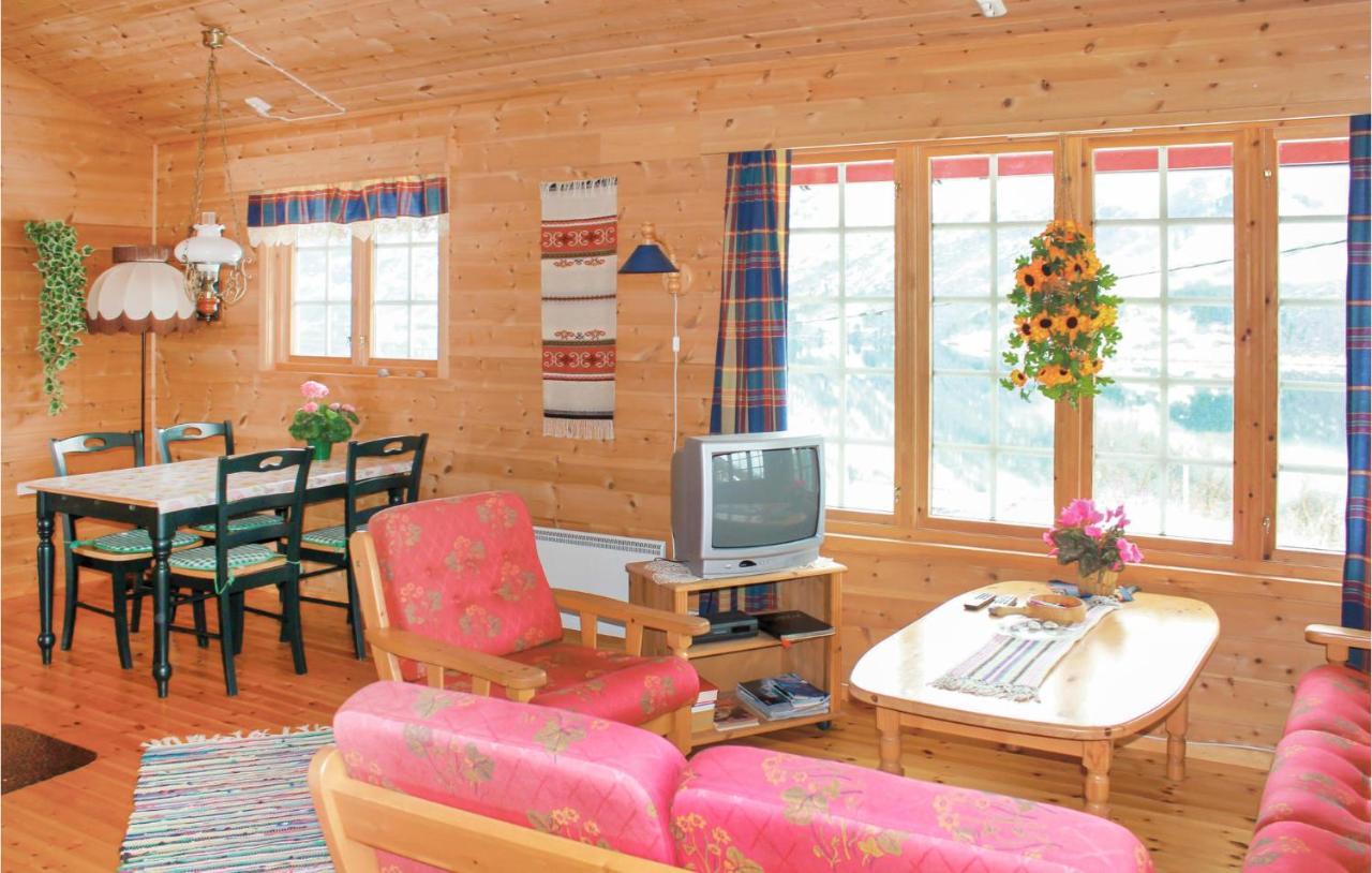 Cozy Home In Fjaerland With House A Mountain View Exterior photo