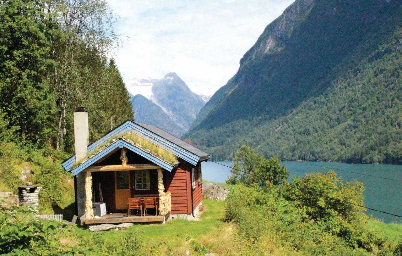 Cozy Home In Fjaerland With House A Mountain View Exterior photo